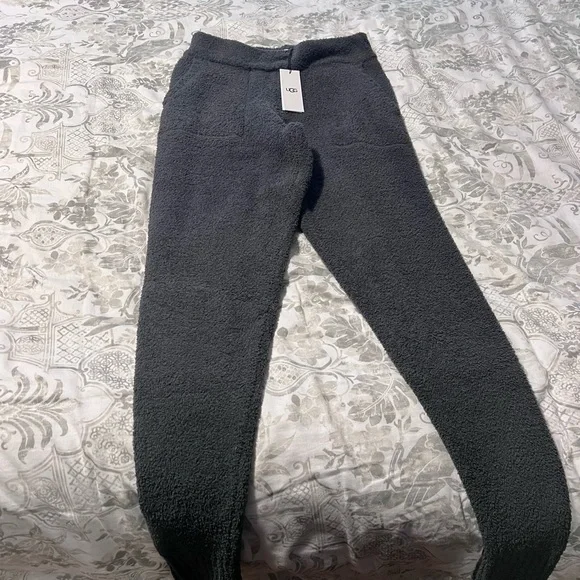 UGG NWT Gray cardigan and pants size S and XS/S - Picture 2 of 8